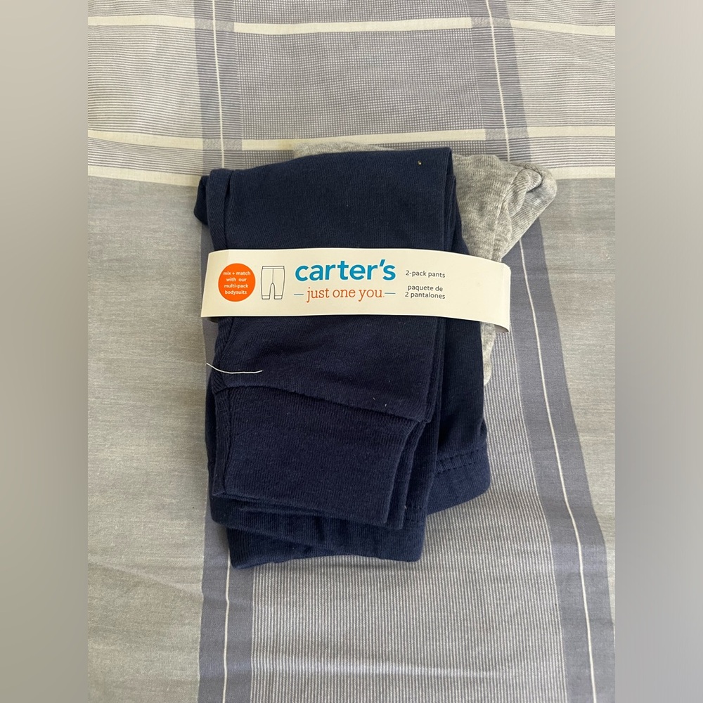 2 pack Carter Jogger pants size 6M NWT
Navy & Grey